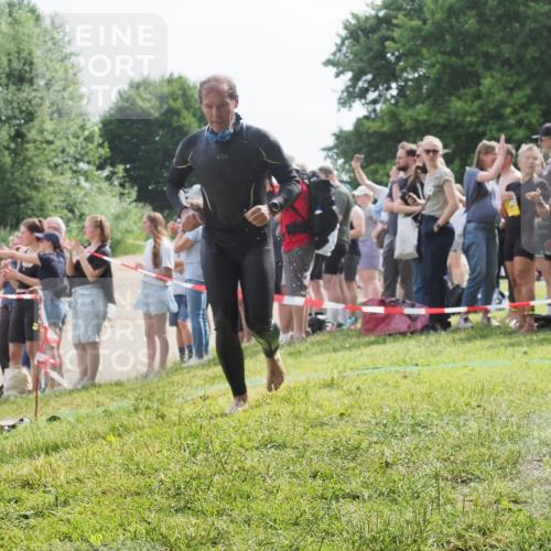 15.06.2025 - 27. Vierlanden-Triathlon KatJ http://msf.ph/oto/8016724 15.06.2025 10:16:11 Schwimmen 445, 547, 606, 612 meine-sportfotos.de