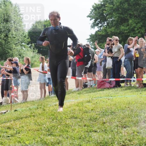 15.06.2025 - 27. Vierlanden-Triathlon KatJ http://msf.ph/oto/8016747 15.06.2025 10:16:11 Schwimmen 445, 547, 606, 612 meine-sportfotos.de