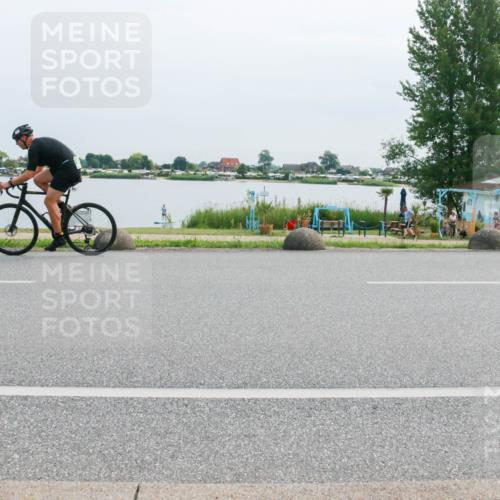 15.06.2025 - 27. Vierlanden-Triathlon H.Heesch http://msf.ph/oto/8016757 15.06.2025 11:13:35 Radfahren 43, 132, 202, 841 meine-sportfotos.de