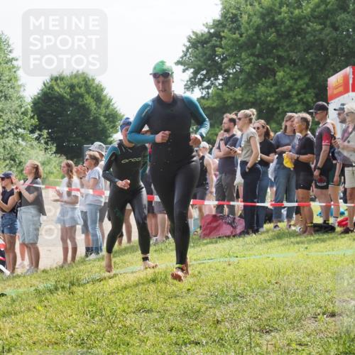 15.06.2025 - 27. Vierlanden-Triathlon KatJ http://msf.ph/oto/8016825 15.06.2025 10:16:19 Schwimmen 445, 477, 489, 494, 523, 611 meine-sportfotos.de