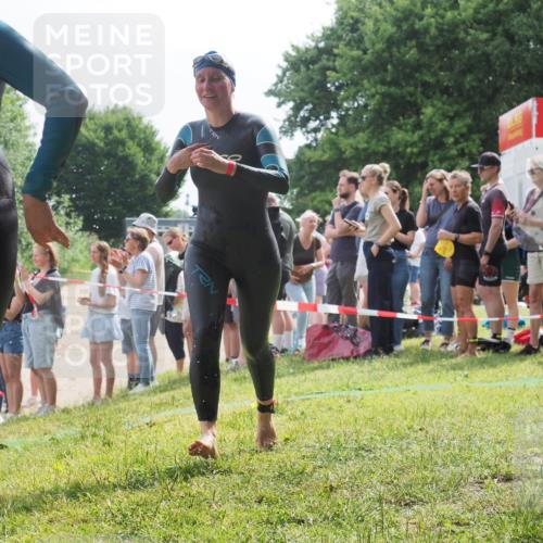 15.06.2025 - 27. Vierlanden-Triathlon KatJ http://msf.ph/oto/8016867 15.06.2025 10:16:21 Schwimmen 477, 489, 494, 523, 526, 611 meine-sportfotos.de