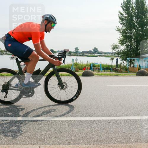 15.06.2025 - 27. Vierlanden-Triathlon H.Heesch http://msf.ph/oto/8016901 15.06.2025 09:17:24 Radfahren 129, 176 meine-sportfotos.de