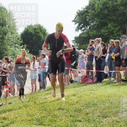 15.06.2025 - 27. Vierlanden-Triathlon KatJ http://msf.ph/oto/8016904 15.06.2025 10:16:24 Schwimmen 477, 487, 489, 494, 523, 526, 611, 634 meine-sportfotos.de