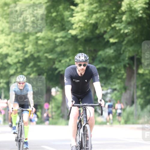 15.06.2025 - 7 Türme Triathlon Yannick Fuchs http://msf.ph/oto/8016905 15.06.2025 13:30:16 Radfahren 663, 872, 1064 meine-sportfotos.de