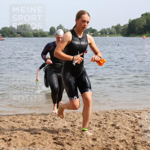 15.06.2025 - 27. Vierlanden-Triathlon Lena Gebhardt http://msf.ph/oto/8016912 15.06.2025 10:15:42 Schwimmen 483, 505, 508, 509, 511, 564, 577, 590, 620, 630 meine-sportfotos.de