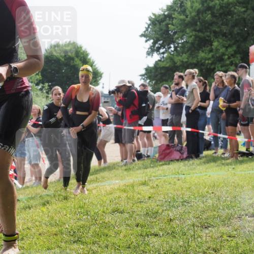 15.06.2025 - 27. Vierlanden-Triathlon KatJ http://msf.ph/oto/8016921 15.06.2025 10:16:25 Schwimmen 477, 487, 489, 494, 499, 523, 526, 574, 611, 614, 634 meine-sportfotos.de