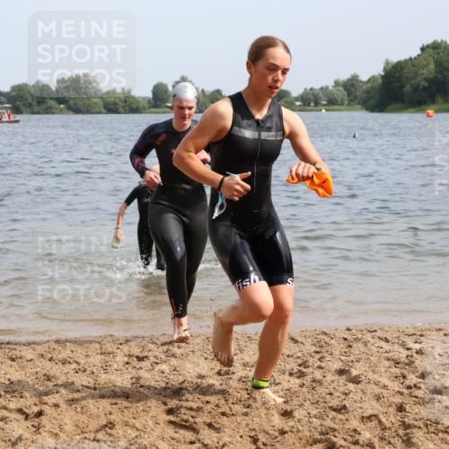 15.06.2025 - 27. Vierlanden-Triathlon Lena Gebhardt http://msf.ph/oto/8016928 15.06.2025 10:15:42 Schwimmen 483, 505, 508, 509, 511, 564, 577, 590, 620, 630 meine-sportfotos.de
