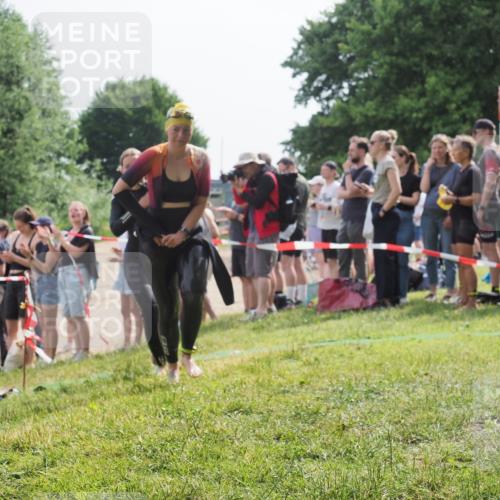 15.06.2025 - 27. Vierlanden-Triathlon KatJ http://msf.ph/oto/8016929 15.06.2025 10:16:25 Schwimmen 477, 487, 489, 494, 499, 523, 526, 574, 611, 614, 634 meine-sportfotos.de