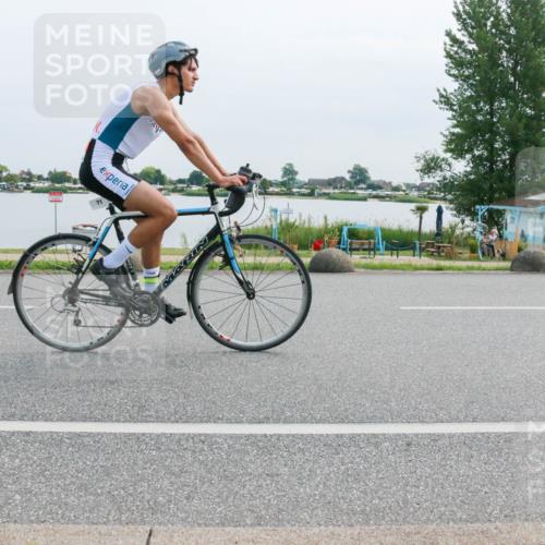 15.06.2025 - 27. Vierlanden-Triathlon H.Heesch http://msf.ph/oto/8016946 15.06.2025 11:13:52 Radfahren 16, 71, 121, 773, 840, 859 meine-sportfotos.de