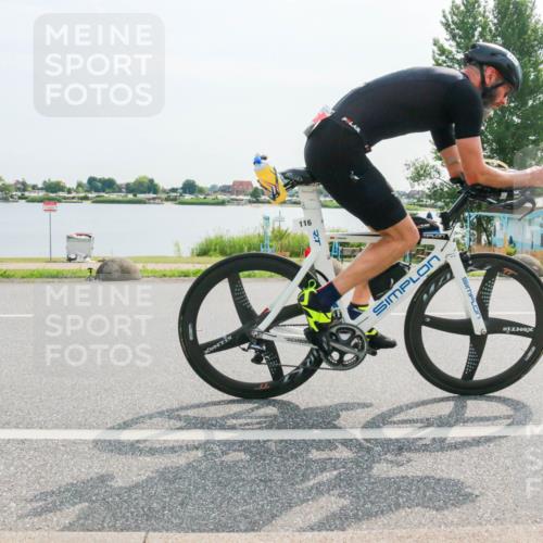 15.06.2025 - 27. Vierlanden-Triathlon H.Heesch http://msf.ph/oto/8016964 15.06.2025 09:58:45 Radfahren 116 meine-sportfotos.de