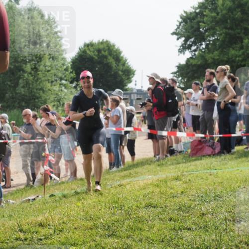 15.06.2025 - 27. Vierlanden-Triathlon KatJ http://msf.ph/oto/8016973 15.06.2025 10:16:28 Schwimmen 477, 487, 489, 491, 494, 499, 523, 526, 574, 611, 614, 634 meine-sportfotos.de