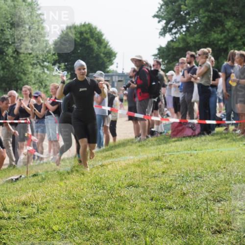 15.06.2025 - 27. Vierlanden-Triathlon KatJ http://msf.ph/oto/8016998 15.06.2025 10:16:30 Schwimmen 477, 487, 491, 494, 499, 523, 526, 549, 574, 614, 634 meine-sportfotos.de