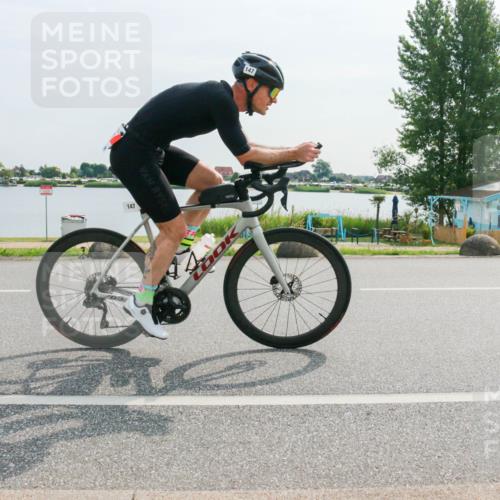 15.06.2025 - 27. Vierlanden-Triathlon H.Heesch http://msf.ph/oto/8017006 15.06.2025 09:59:03 Radfahren 147 meine-sportfotos.de