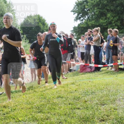 15.06.2025 - 27. Vierlanden-Triathlon KatJ http://msf.ph/oto/8017029 15.06.2025 10:16:32 Schwimmen 477, 487, 491, 494, 499, 523, 526, 549, 574, 614, 634 meine-sportfotos.de