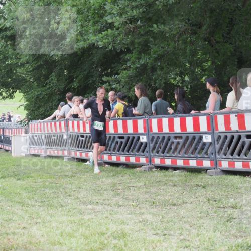 21.06.2025 - 27. Vierlanden-Triathlon KatJ http://msf.ph/oto/8017032 15.06.2025 13:15:55 Ziel 793 meine-sportfotos.de