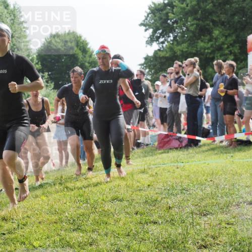 15.06.2025 - 27. Vierlanden-Triathlon KatJ http://msf.ph/oto/8017040 15.06.2025 10:16:32 Schwimmen 477, 487, 491, 494, 499, 523, 526, 549, 574, 614, 634 meine-sportfotos.de
