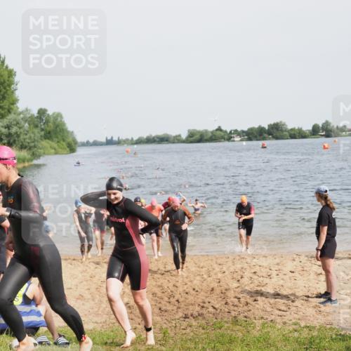 21.06.2025 - 27. Vierlanden-Triathlon MichiJ http://msf.ph/oto/8017041 15.06.2026 10:17:30 Schwimmen 485, 488, 492, 519, 529, 532, 552, 557, 562, 572, 582, 588, 594, 626 meine-sportfotos.de