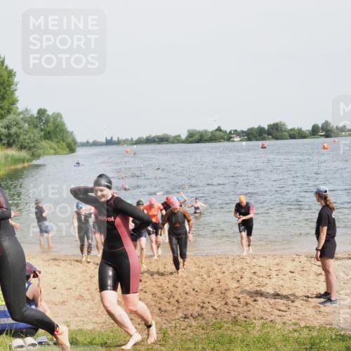 21.06.2025 - 27. Vierlanden-Triathlon MichiJ http://msf.ph/oto/8017056 15.06.2026 10:17:30 Schwimmen 485, 488, 492, 519, 529, 532, 552, 557, 562, 572, 582, 588, 594, 626 meine-sportfotos.de