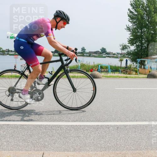 21.06.2025 - 27. Vierlanden-Triathlon H.Heesch http://msf.ph/oto/8017057 15.06.2025 11:57:49 Radfahren 833, 904 meine-sportfotos.de