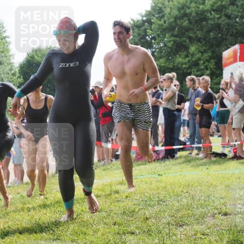 15.06.2025 - 27. Vierlanden-Triathlon KatJ http://msf.ph/oto/8017060 15.06.2025 10:16:33 Schwimmen 477, 487, 491, 494, 499, 526, 549, 574, 614, 634 meine-sportfotos.de