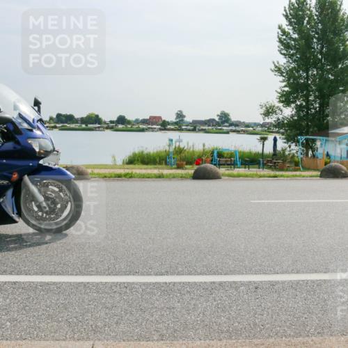 15.06.2025 - 27. Vierlanden-Triathlon H.Heesch http://msf.ph/oto/8017088 15.06.2025 09:59:25 Radfahren 134, 265, 288 meine-sportfotos.de