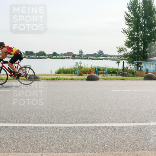 15.06.2025 - 27. Vierlanden-Triathlon H.Heesch http://msf.ph/oto/8017090 15.06.2025 09:17:52 Radfahren 49, 168, 171 meine-sportfotos.de
