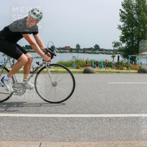21.06.2025 - 27. Vierlanden-Triathlon H.Heesch http://msf.ph/oto/8017155 15.06.2025 11:58:14 Radfahren 652, 671, 772, 824 meine-sportfotos.de