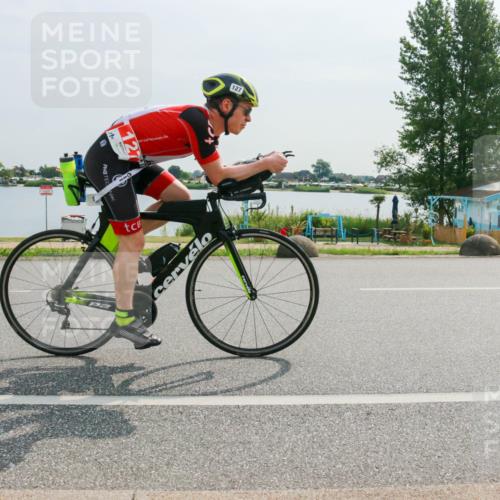 15.06.2025 - 27. Vierlanden-Triathlon H.Heesch http://msf.ph/oto/8017167 15.06.2025 10:00:36 Radfahren 65, 106, 127, 137, 160 meine-sportfotos.de