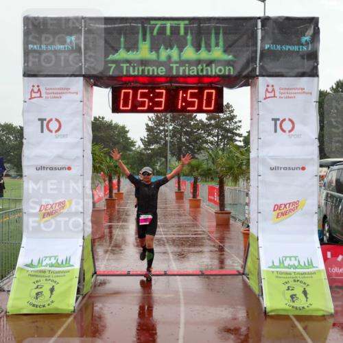 15.06.2025 - 7 Türme Triathlon Michael Strokosch http://msf.ph/oto/8017191 15.06.2025 15:31:50 Ziel 240, 404 meine-sportfotos.de