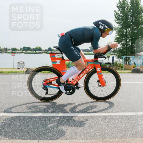 15.06.2025 - 27. Vierlanden-Triathlon H.Heesch http://msf.ph/oto/8017199 15.06.2025 10:01:10 Radfahren 38, 185 meine-sportfotos.de