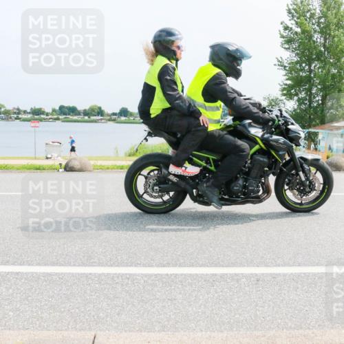 21.06.2025 - 27. Vierlanden-Triathlon H.Heesch http://msf.ph/oto/8017212 15.06.2025 11:58:24 Radfahren  meine-sportfotos.de