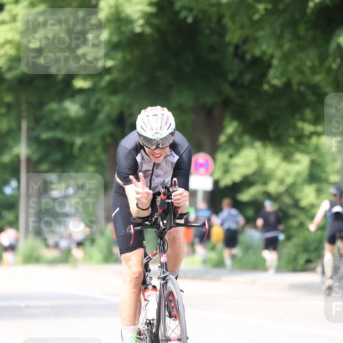 15.06.2025 - 7 Türme Triathlon Yannick Fuchs http://msf.ph/oto/8017242 15.06.2025 13:30:31 Radfahren 305, 332, 545, 786, 1028 meine-sportfotos.de