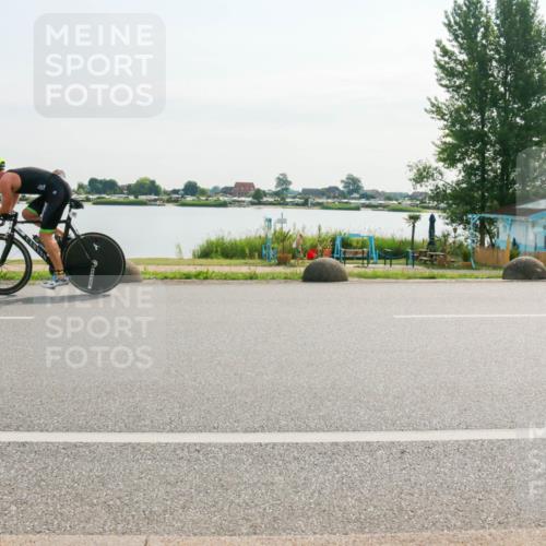 15.06.2025 - 27. Vierlanden-Triathlon H.Heesch http://msf.ph/oto/8017280 15.06.2025 09:18:20 Radfahren 181 meine-sportfotos.de