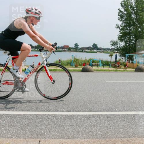 21.06.2025 - 27. Vierlanden-Triathlon H.Heesch http://msf.ph/oto/8017291 15.06.2025 11:58:42 Radfahren 213, 771, 927, 963 meine-sportfotos.de