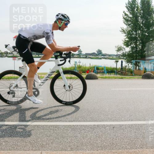 15.06.2025 - 27. Vierlanden-Triathlon H.Heesch http://msf.ph/oto/8017331 15.06.2025 09:18:55 Radfahren 59, 64, 138 meine-sportfotos.de