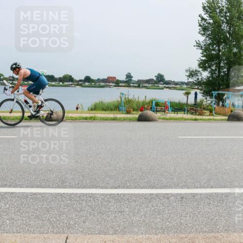 21.06.2025 - 27. Vierlanden-Triathlon H.Heesch http://msf.ph/oto/8017363 15.06.2025 11:58:46 Radfahren 682, 771, 861, 927, 963 meine-sportfotos.de