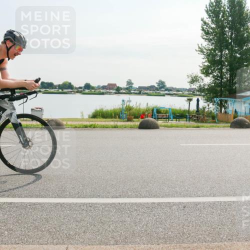 15.06.2025 - 27. Vierlanden-Triathlon H.Heesch http://msf.ph/oto/8017364 15.06.2025 09:19:22 Radfahren 77, 132, 135 meine-sportfotos.de