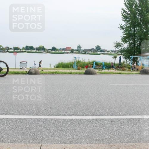 15.06.2025 - 27. Vierlanden-Triathlon H.Heesch http://msf.ph/oto/8017367 15.06.2025 11:14:00 Radfahren 207, 214, 556, 645 meine-sportfotos.de