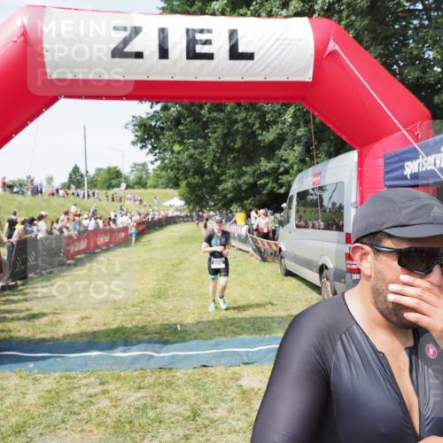 21.06.2025 - 27. Vierlanden-Triathlon MichiJ http://msf.ph/oto/8017389 15.06.2026 11:33:18 Ziel 317, 508, 606 meine-sportfotos.de