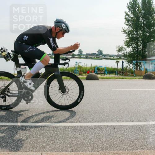 15.06.2025 - 27. Vierlanden-Triathlon H.Heesch http://msf.ph/oto/8017400 15.06.2025 09:19:23 Radfahren 12, 77, 132, 135 meine-sportfotos.de