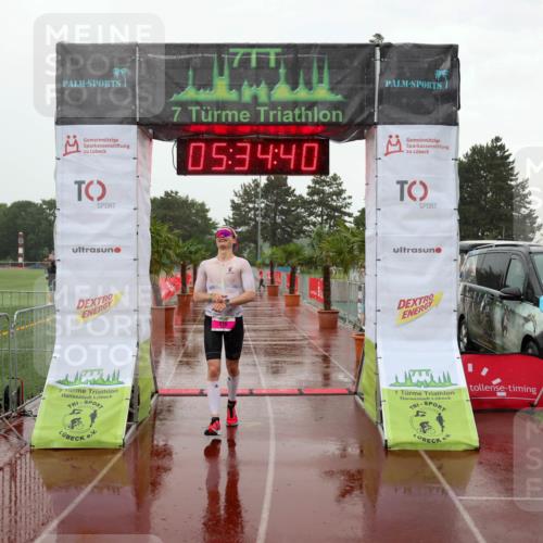 15.06.2025 - 7 Türme Triathlon Michael Strokosch http://msf.ph/oto/8017416 15.06.2025 15:34:40 Ziel 215 meine-sportfotos.de