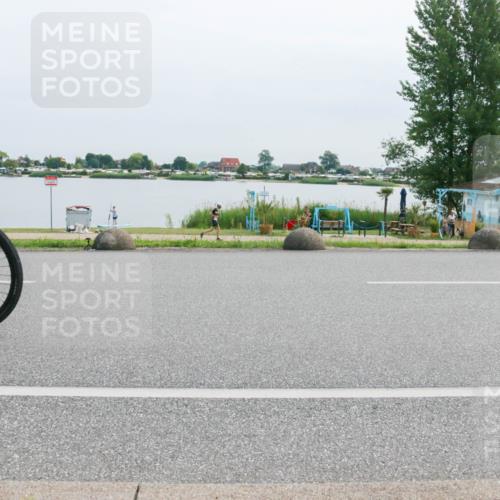 15.06.2025 - 27. Vierlanden-Triathlon H.Heesch http://msf.ph/oto/8017423 15.06.2025 11:14:01 Radfahren 207, 214, 556, 645 meine-sportfotos.de