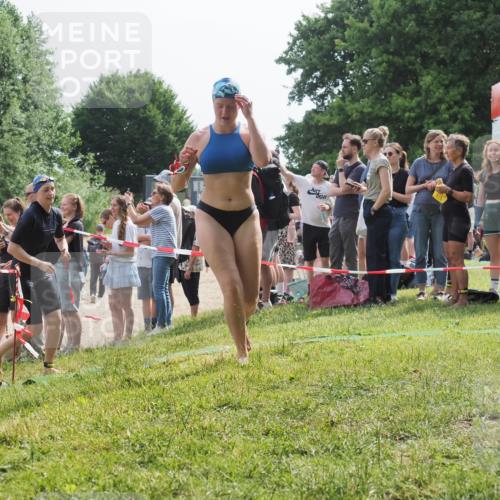 15.06.2025 - 27. Vierlanden-Triathlon KatJ http://msf.ph/oto/8017426 15.06.2025 10:16:49 Schwimmen 501, 516, 595, 604, 633 meine-sportfotos.de