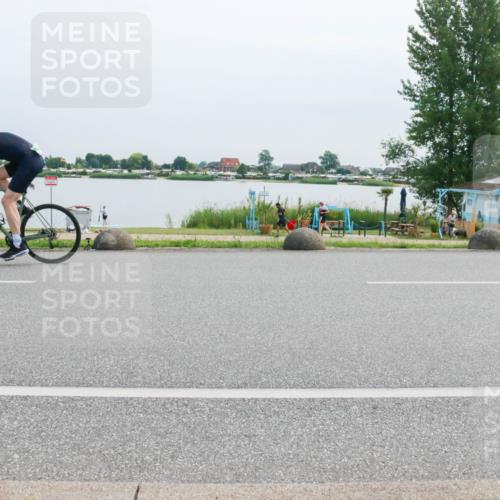 15.06.2025 - 27. Vierlanden-Triathlon H.Heesch http://msf.ph/oto/8017433 15.06.2025 11:14:08 Radfahren 763 meine-sportfotos.de