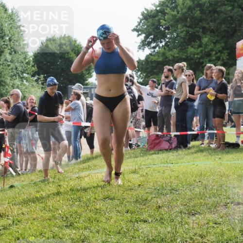 15.06.2025 - 27. Vierlanden-Triathlon KatJ http://msf.ph/oto/8017463 15.06.2025 10:16:49 Schwimmen 501, 516, 595, 604, 633 meine-sportfotos.de
