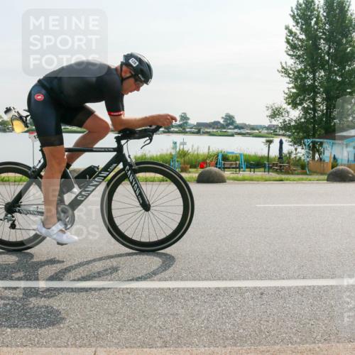 15.06.2025 - 27. Vierlanden-Triathlon H.Heesch http://msf.ph/oto/8017468 15.06.2025 09:19:34 Radfahren 120, 122, 128 meine-sportfotos.de