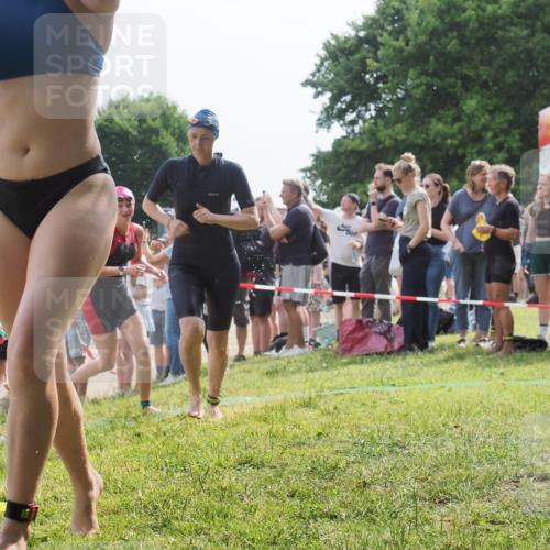 15.06.2025 - 27. Vierlanden-Triathlon KatJ http://msf.ph/oto/8017481 15.06.2025 10:16:51 Schwimmen 501, 516, 551, 595, 604, 633 meine-sportfotos.de