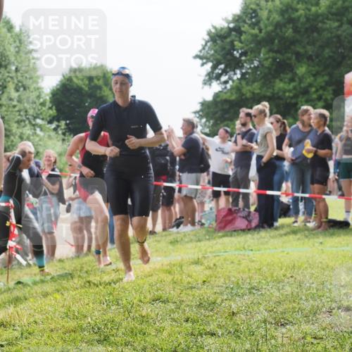 15.06.2025 - 27. Vierlanden-Triathlon KatJ http://msf.ph/oto/8017501 15.06.2025 10:16:51 Schwimmen 501, 516, 551, 595, 604, 633 meine-sportfotos.de