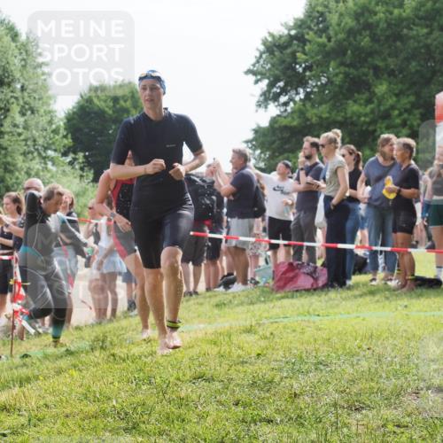 15.06.2025 - 27. Vierlanden-Triathlon KatJ http://msf.ph/oto/8017510 15.06.2025 10:16:51 Schwimmen 501, 516, 551, 595, 604, 633 meine-sportfotos.de