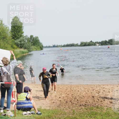 21.06.2025 - 27. Vierlanden-Triathlon MichiJ http://msf.ph/oto/8017533 15.06.2026 10:17:47 Schwimmen 493, 522, 537, 563, 571 meine-sportfotos.de
